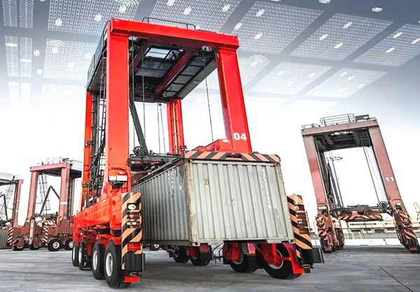 集装箱跨运车的行走机构如何实现灵活转向与定位