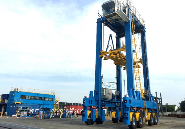 浙江宁波45吨跨运车潮湿环境液压系统防潮措施